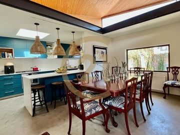 Preciosa casa en venta en Vitacura