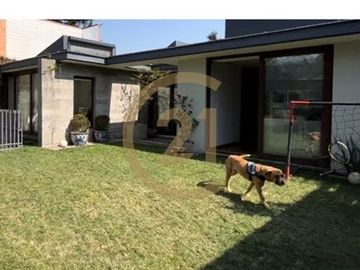 Preciosa casa en venta en Vitacura