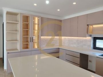 Preciosa casa nueva en La Serena Golf