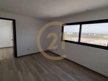 Preciosa casa nueva en La Serena Golf