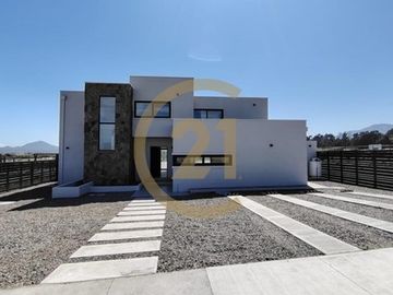 Preciosa casa nueva en La Serena Golf