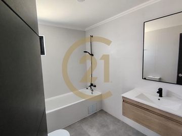 Preciosa casa nueva en La Serena Golf