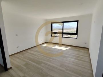 Preciosa casa nueva en La Serena Golf