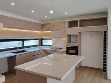 Preciosa casa nueva en La Serena Golf