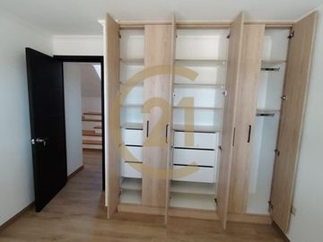 Preciosa casa nueva en La Serena Golf