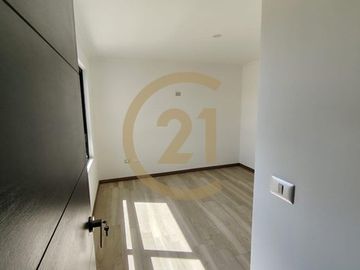 Preciosa casa nueva en La Serena Golf