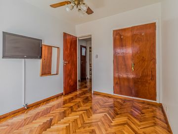 Venta Depto. 4 ambientes.  Recoleta. Refaccionado