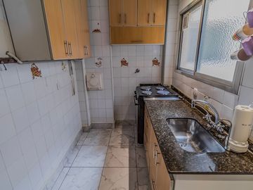 Venta Depto. 4 ambientes.  Recoleta. Refaccionado