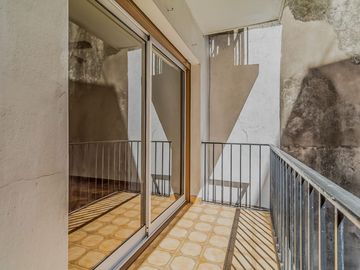 Venta Depto. 4 ambientes.  Recoleta. Refaccionado