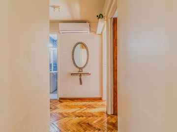 Venta Depto. 4 ambientes.  Recoleta. Refaccionado