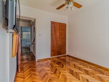 Venta Depto. 4 ambientes.  Recoleta. Refaccionado
