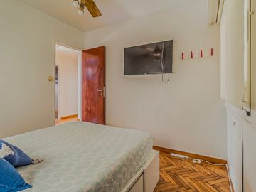 Venta Depto. 4 ambientes.  Recoleta. Refaccionado