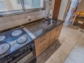 Venta Depto. 4 ambientes.  Recoleta. Refaccionado