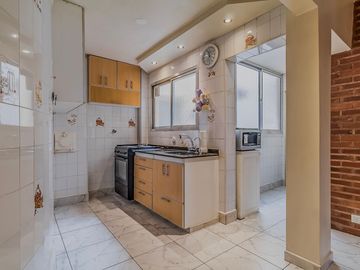 Venta Depto. 4 ambientes.  Recoleta. Refaccionado