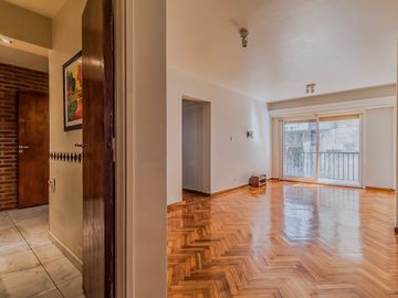 Venta Depto. 4 ambientes.  Recoleta. Refaccionado