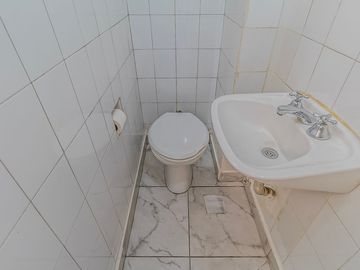 Venta Depto. 4 ambientes.  Recoleta. Refaccionado