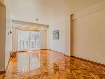 Venta Depto. 4 ambientes.  Recoleta. Refaccionado