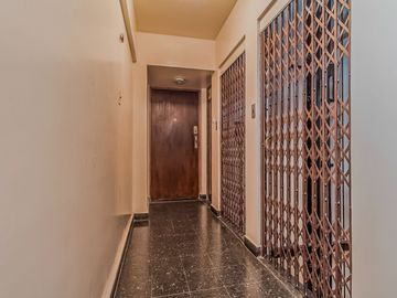 Venta Depto. 4 ambientes.  Recoleta. Refaccionado