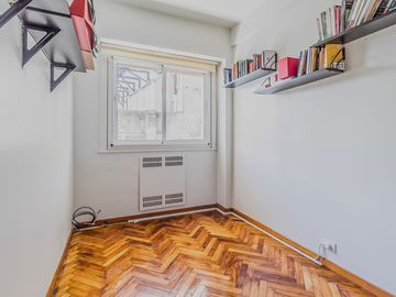 Venta Depto. 4 ambientes.  Recoleta. Refaccionado