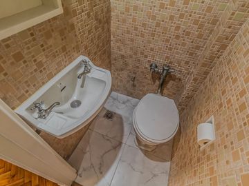 Venta Depto. 4 ambientes.  Recoleta. Refaccionado