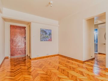 Venta Depto. 4 ambientes.  Recoleta. Refaccionado