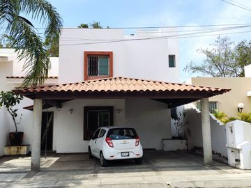 Casa en Venta Fracc. Jardines Vista Hermosa III Colima, Colima