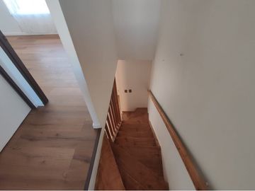 Se vende  casa remodelada y ampliada
