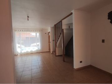 Se vende  casa remodelada y ampliada