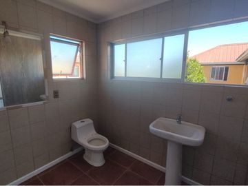 Se vende  casa remodelada y ampliada