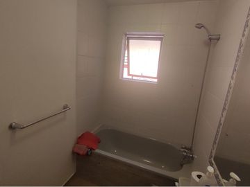 Se vende  casa remodelada y ampliada