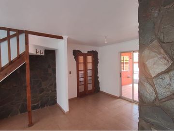 Se vende  casa remodelada y ampliada