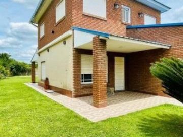 Casa en venta - 3 dormitorios 2 baños - 636Mts2 - General Belgrano