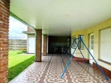 Casa en venta - 3 dormitorios 2 baños - 636Mts2 - General Belgrano
