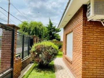 Casa en venta - 3 dormitorios 2 baños - 636Mts2 - General Belgrano