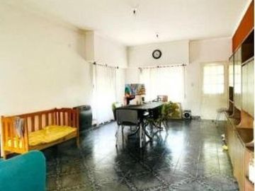 Casa en venta - 3 dormitorios 2 baños - 636Mts2 - General Belgrano