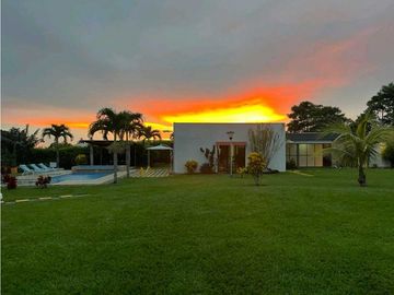 Se vende casa campestre en Montenegro, Quindío.