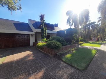Casa en  venta en Castelar Norte