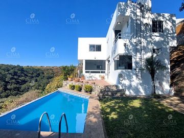 Venta 2 casas en  Lomas de Tetela, Cuernavaca - V358