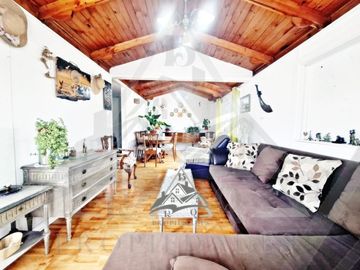 Excelente ubicación en el Litoral Central, Oportunidad única en El Quisco Casa 93m2 en 440 m2 totales con departamento interior.