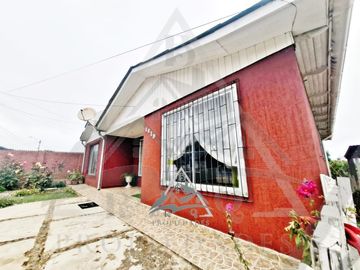 Excelente ubicación en el Litoral Central, Oportunidad única en El Quisco Casa 93m2 en 440 m2 totales con departamento interior.