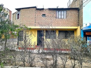 Oportunidad: Casa en Esquina Se Vende como Terreno