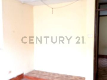 Oportunidad: Casa en Esquina Se Vende como Terreno