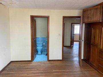 HERMOSA CASA EN VENTA, SECTOR PADRE JULIO MATOVELLE