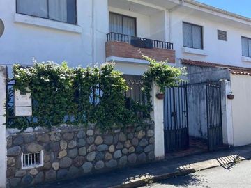 HERMOSA CASA EN VENTA, SECTOR PADRE JULIO MATOVELLE