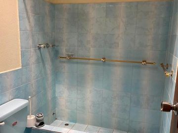 HERMOSA CASA EN VENTA, SECTOR PADRE JULIO MATOVELLE