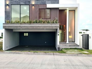Casa en VENTA DISEÑO UNICO en PUNTA TIBURON