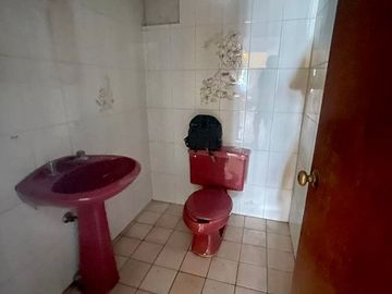 Casa en venta con amplio estacionamiento en Culiacan Centro