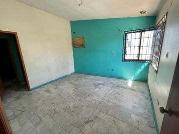 Casa en venta con amplio estacionamiento en Culiacan Centro