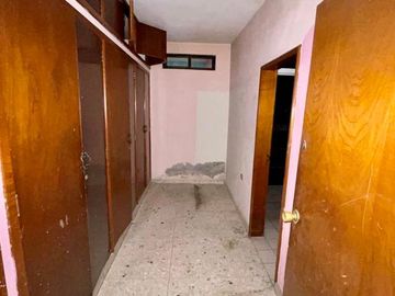 Casa en venta con amplio estacionamiento en Culiacan Centro