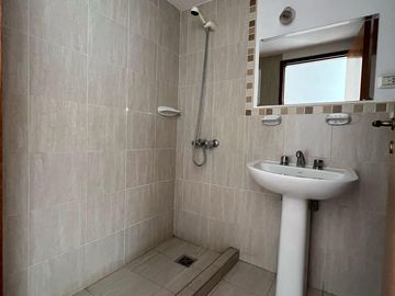 HERMOSO DPTO EN VENTA: 2 Dormitorios  2 Baños   GRAN BALCON   excelente VISTA.